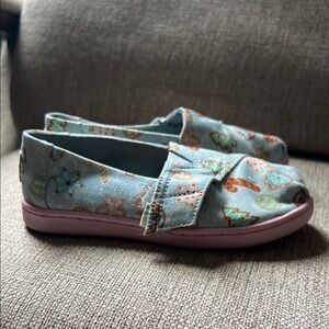 Toms Toddler 10 Christmas Holiday shoes blue GUC